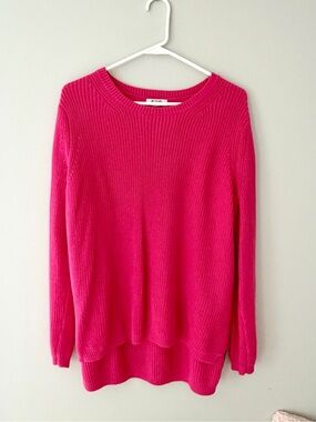 Hot pink/magenta 525 America crewneck sweater